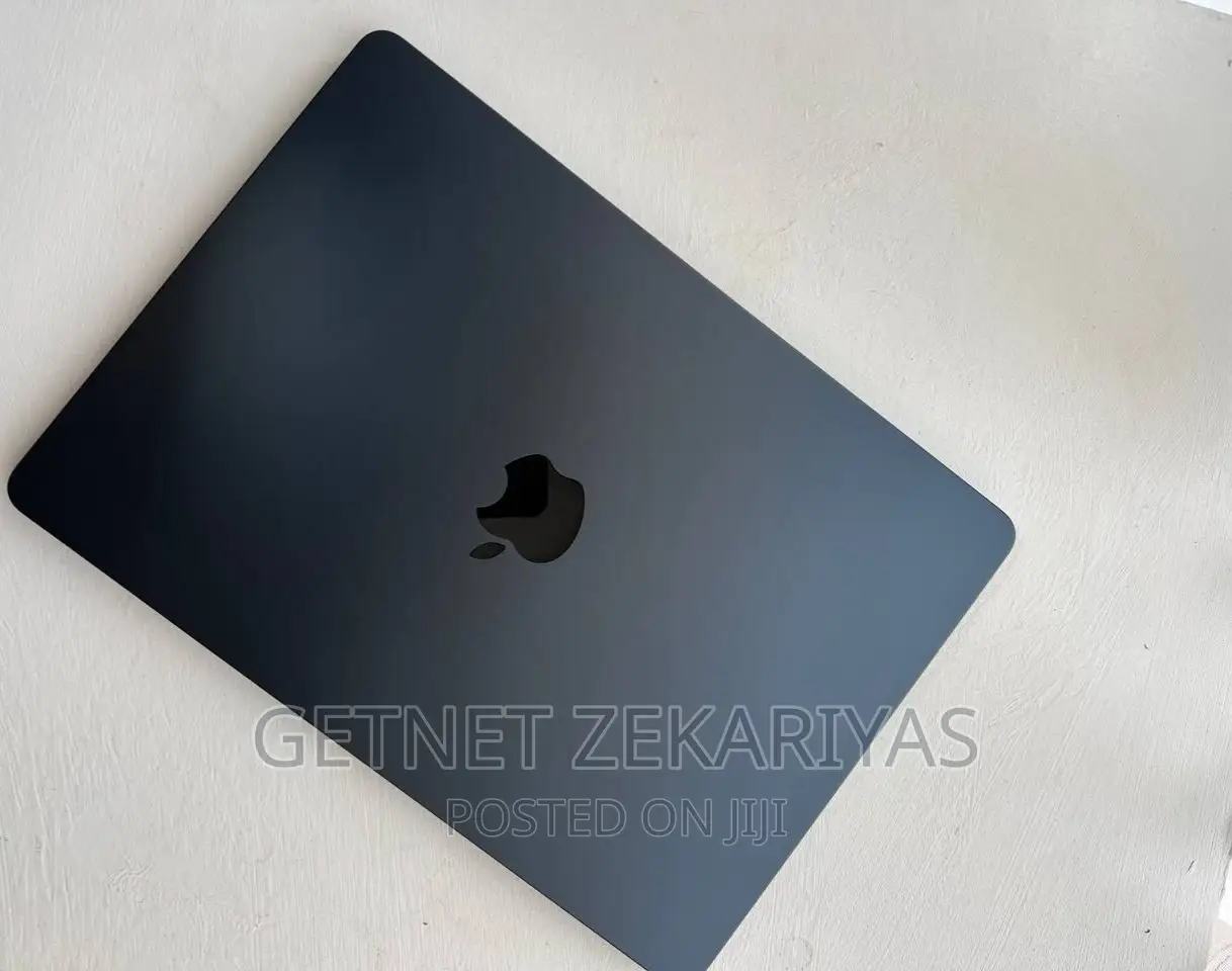 New Laptop Apple MacBook Air 2022 M2 8GB Apple M2 SSD 256GB