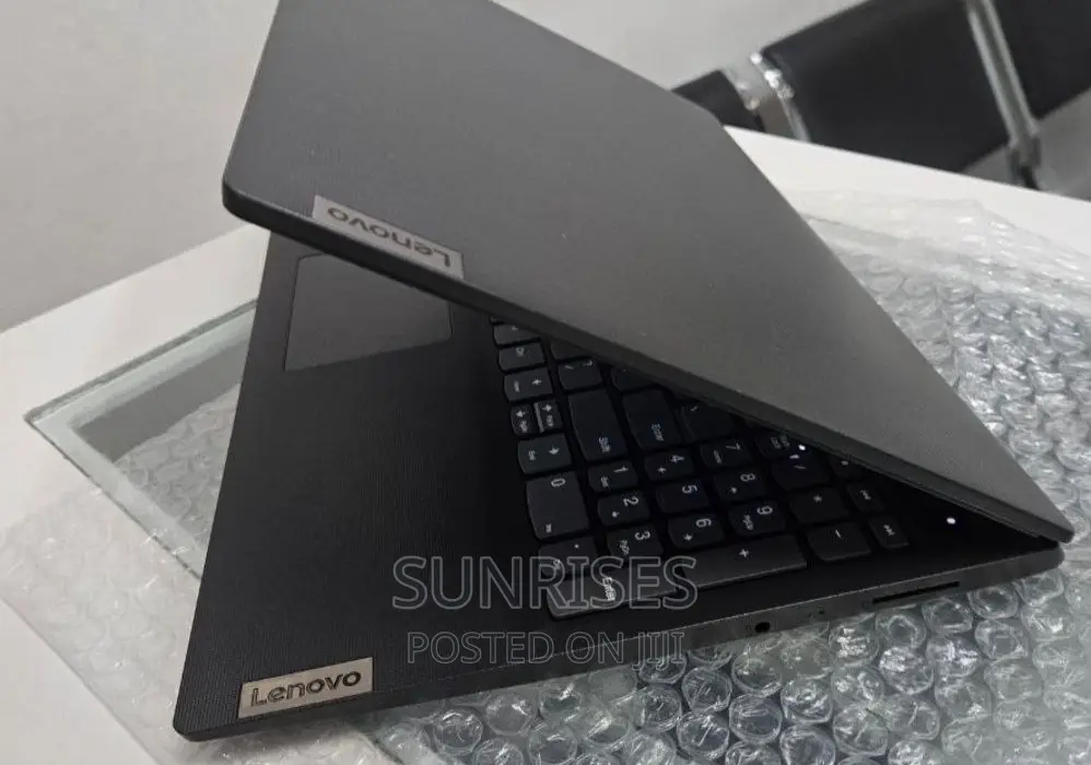 New Laptop Lenovo Ideapad 3 4GB AMD Ryzen 3 SSD 128GB