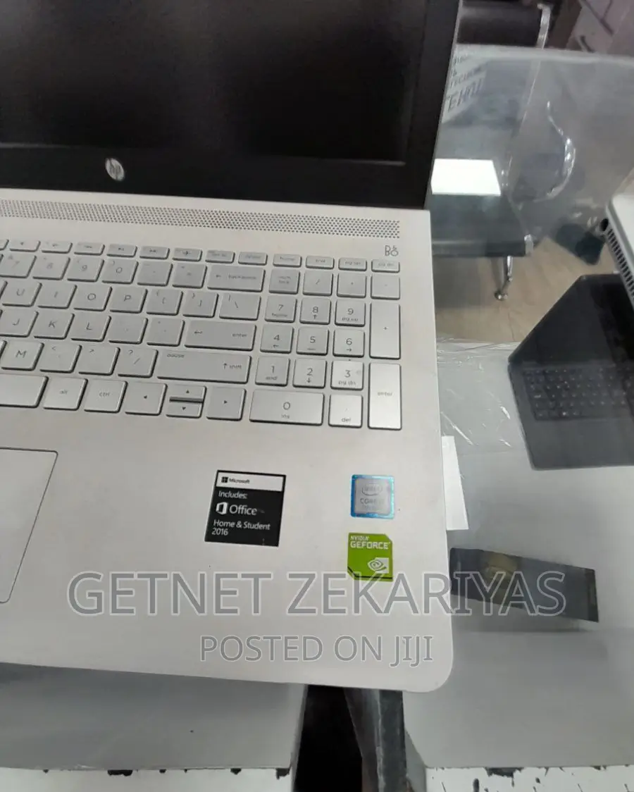 New Laptop HP Pavilion 15 8GB Intel Core I7 SSD 256GB