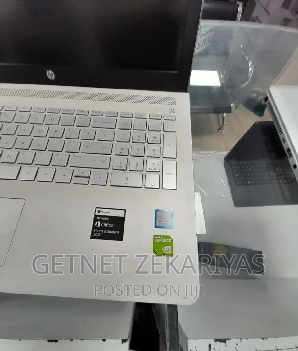 New Laptop HP Pavilion 15 8GB Intel Core I7 SSD 256GB