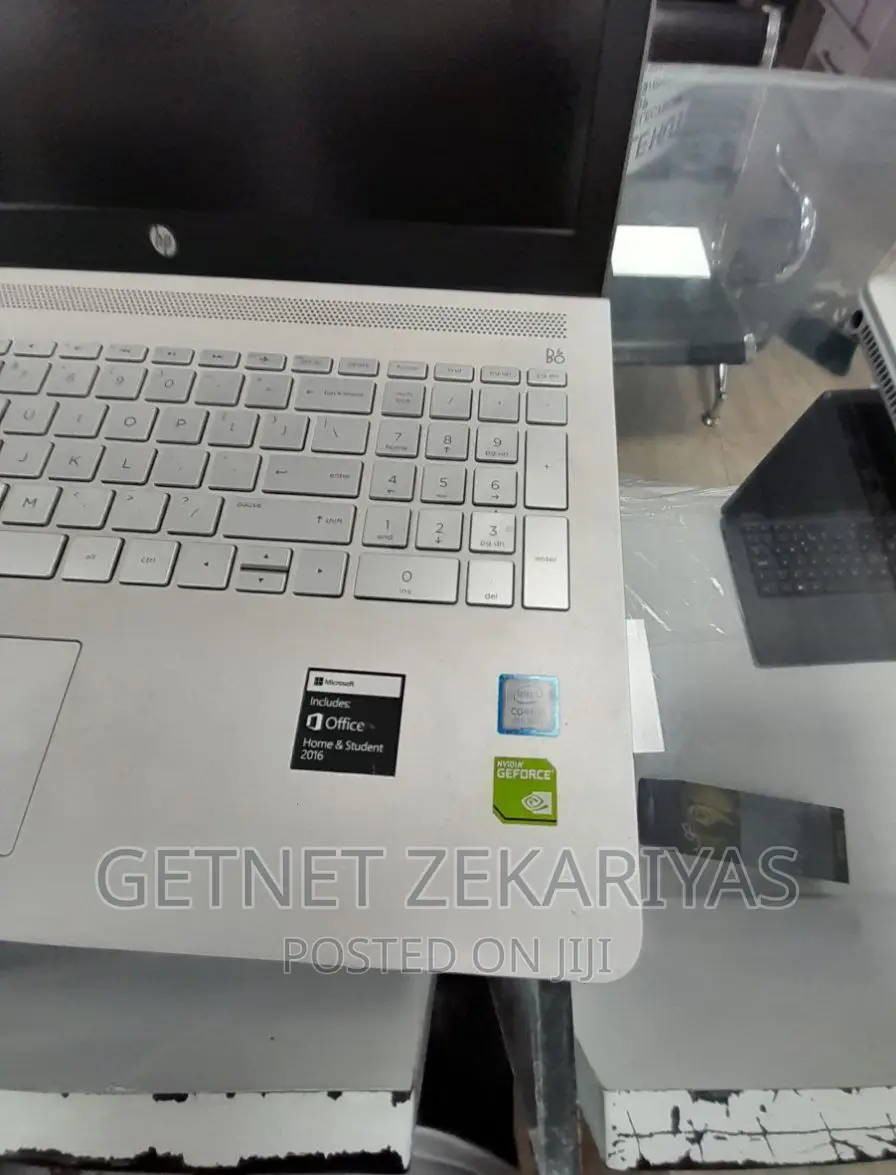 New Laptop HP Pavilion 15 8GB Intel Core I7 SSD 256GB