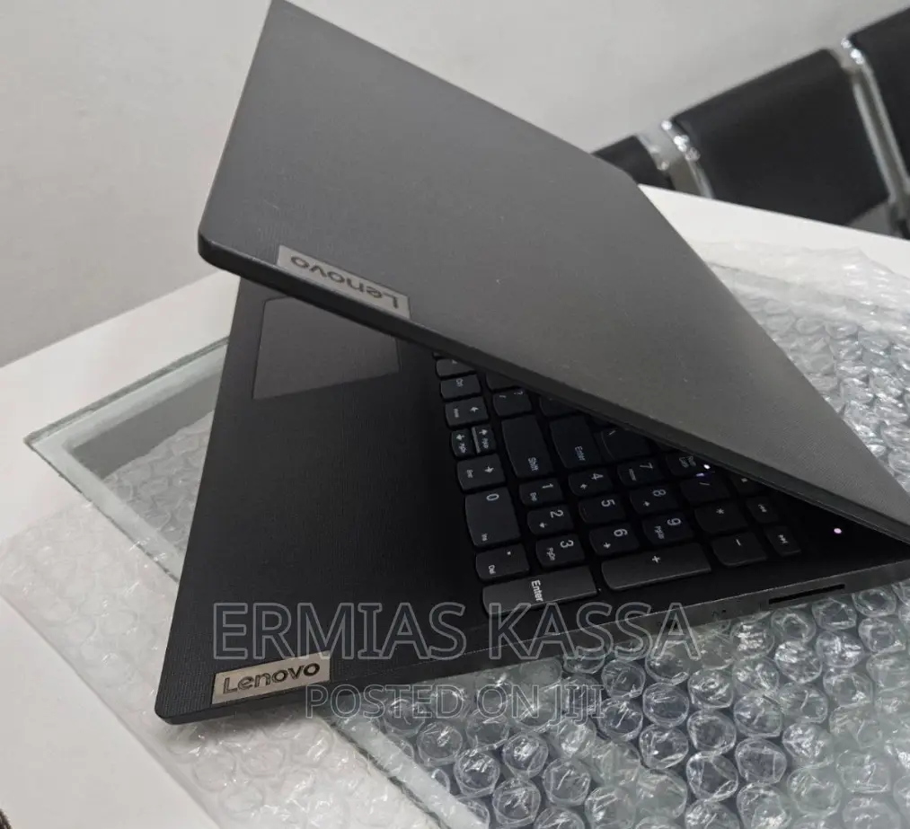 New Laptop Lenovo IdeaPad 100 4GB AMD Ryzen 3 SSD 128GB