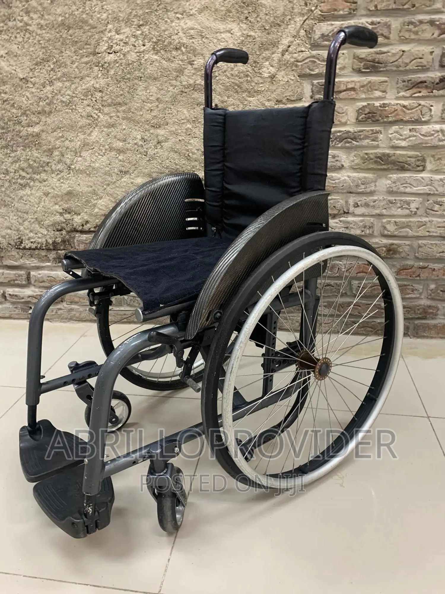 Small-Used-Wheelchair-Wheelchair=Wheelchair-Wheelchair=Wheel