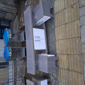 1,50cm ቲቪ ላምኔት ስታንድ