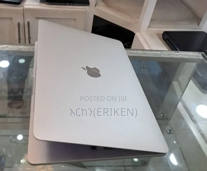 New Laptop Apple MacBook Pro 2019 8GB SSD 256GB