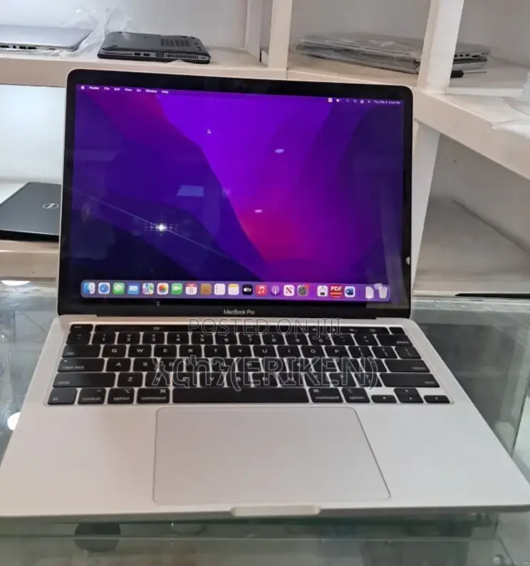 New Laptop Apple MacBook Pro 2019 8GB SSD 256GB
