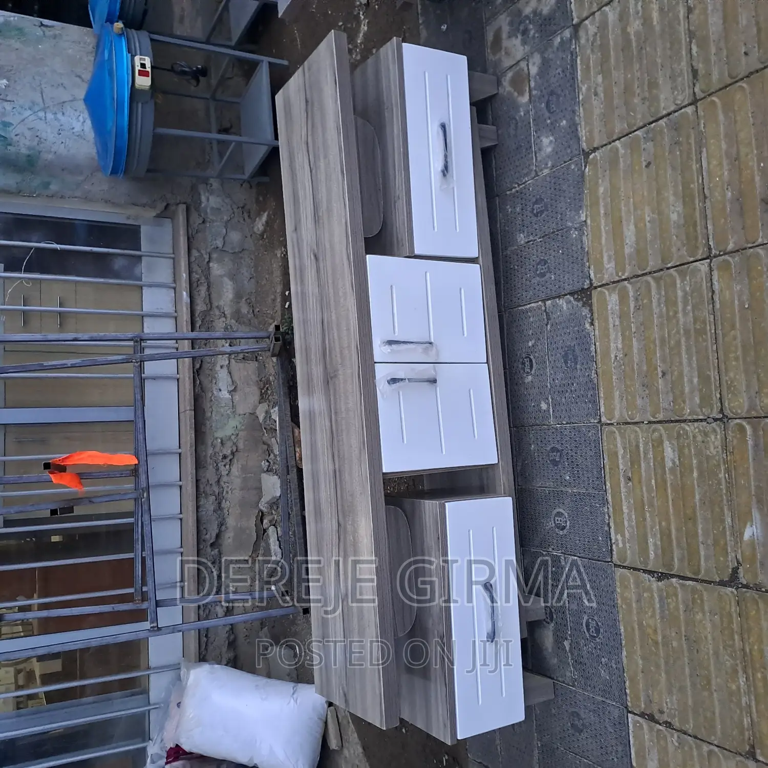 1,50cm ላምኔት ቲቪ ማስቀመጫ