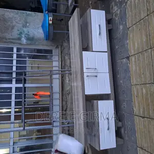 1,50cm ላምኔት ቲቪ ማስቀመጫ