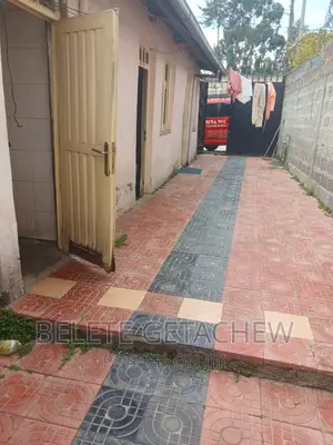 1bdrm House in ሲ ኤም ሲ መኖሪያ ቤት ሽያጭ, Bole for sale