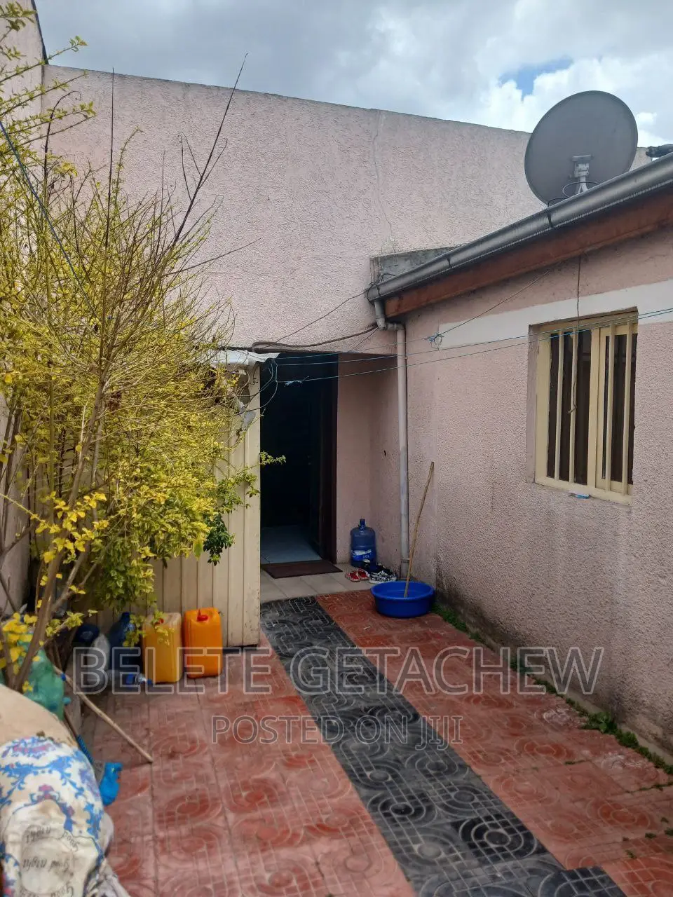 1bdrm House in ሲ ኤም ሲ መኖሪያ ቤት ሽያጭ, Bole for sale