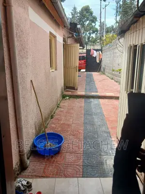 1bdrm House in ሲ ኤም ሲ መኖሪያ ቤት ሽያጭ, Bole for sale