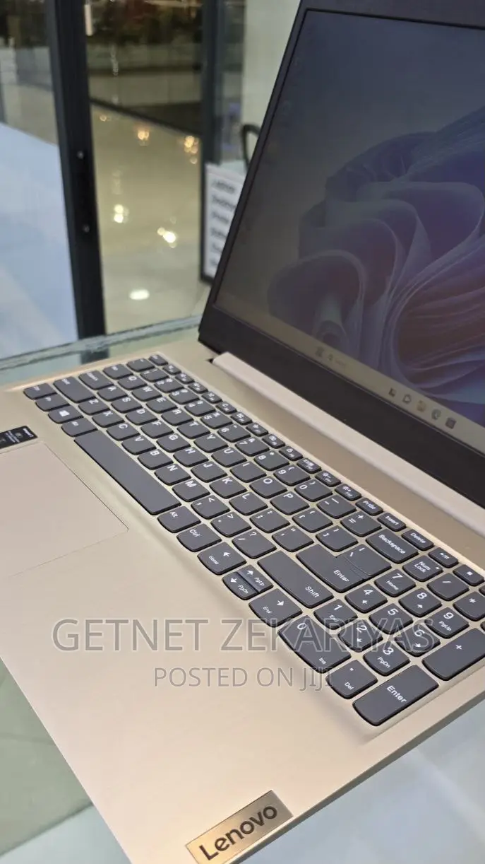 New Laptop Lenovo IdeaPad 1 8GB Intel Core I3 SSD 512GB