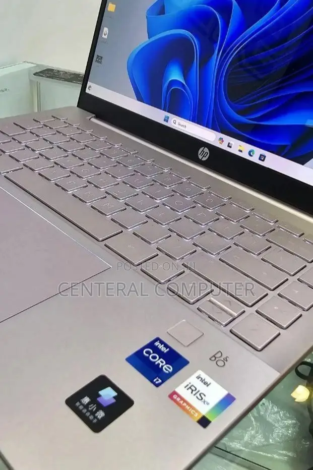 New Laptop HP Pavilion 13 16GB Intel Core I7 SSD 512GB