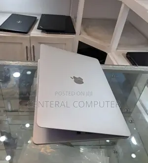 Photo - Laptop Apple MacBook Pro 2019 8GB Intel Core I7 SSD 256GB