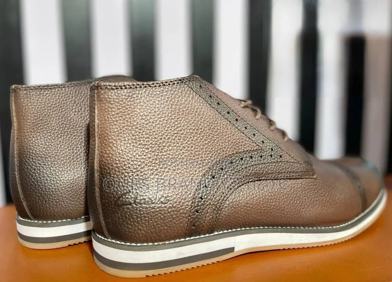 Quality Clark's Pure Leather England Ankle Boots Shoes