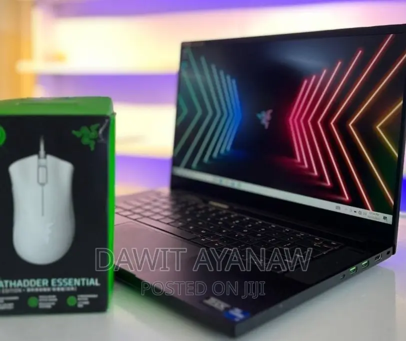 New Laptop Razer Blade 32GB AMD Ryzen 7 SSD 512GB