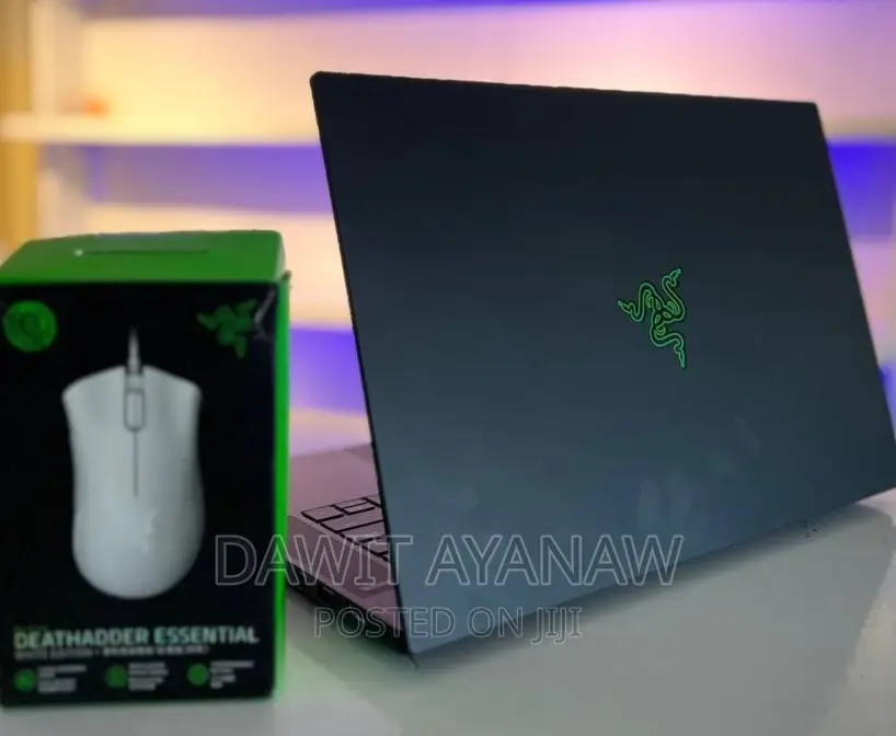 New Laptop Razer Blade 32GB AMD Ryzen 7 SSD 512GB