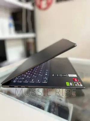 New Laptop Lenovo 16GB AMD Ryzen 7 SSD 512GB