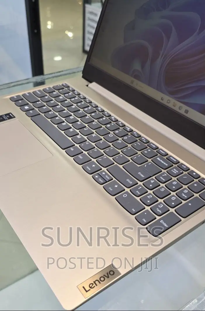 New Laptop Lenovo Ideapad 3 8GB Intel Core I3 SSD 512GB