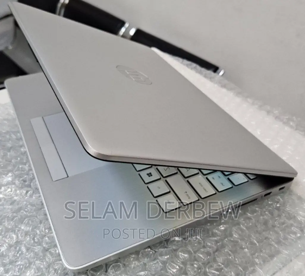 New Laptop HP Stream Notebook 8GB Intel Core I3 HDD 1T