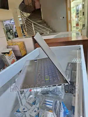 New Laptop Asus VivoBook 15 X505BA 8GB Intel Core I5 SSD 512GB