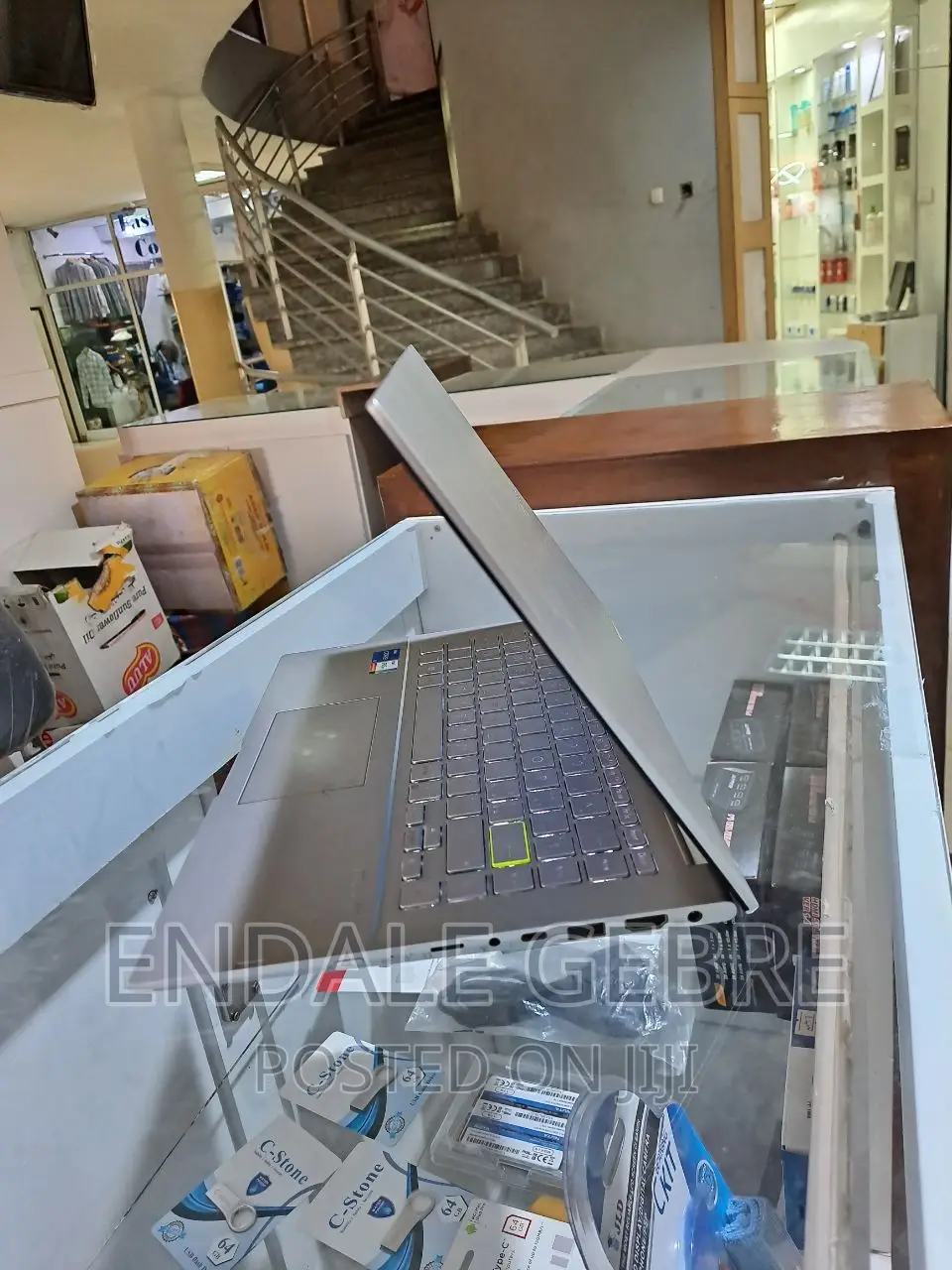 New Laptop Asus VivoBook 15 X505BA 8GB Intel Core I5 SSD 512GB