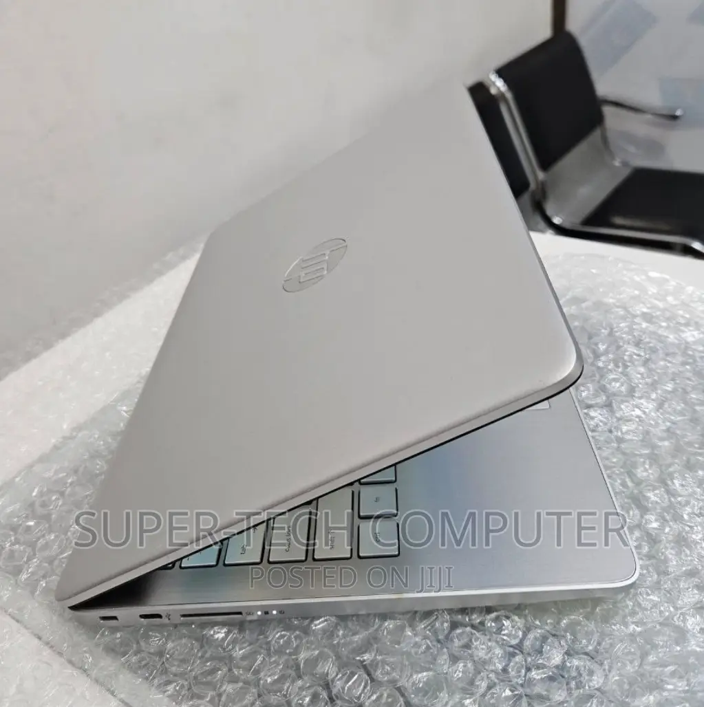 New Laptop HP Stream Notebook 8GB Intel Core I3 HDD 1T