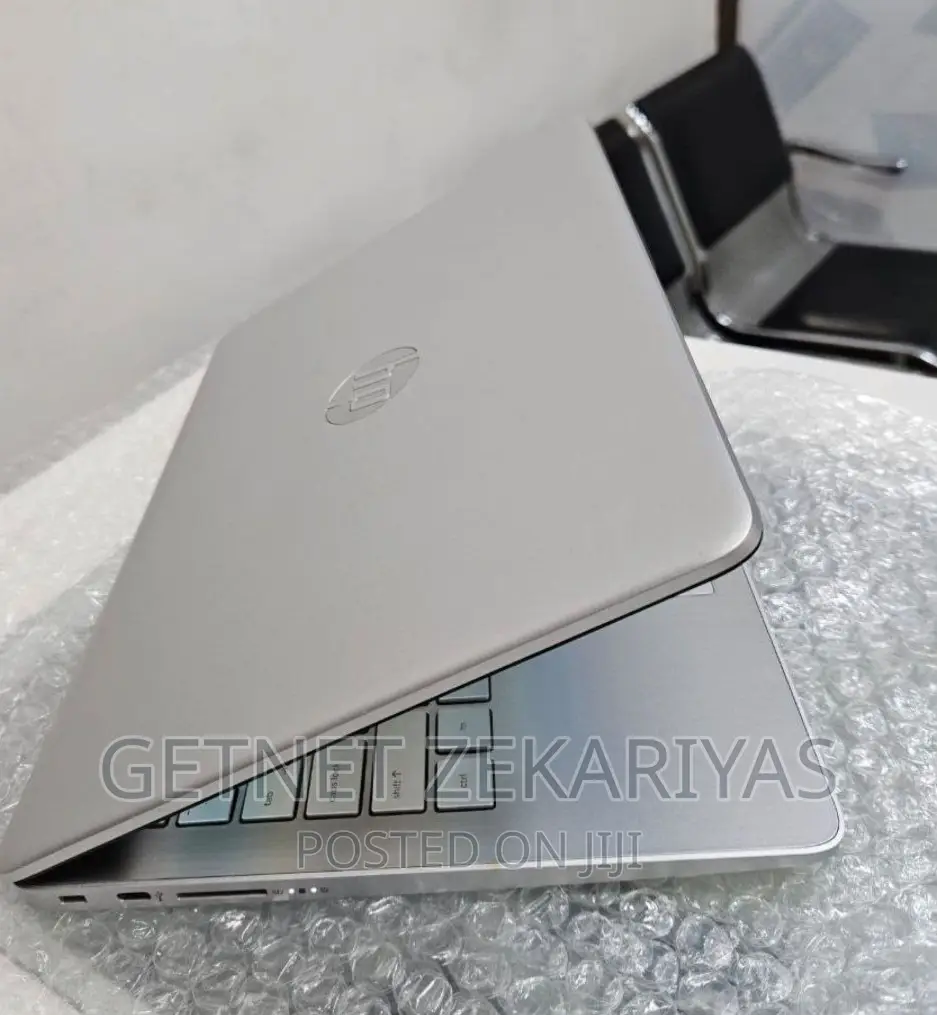 New Laptop HP Stream Notebook 8GB Intel Core I3 SSD 1T