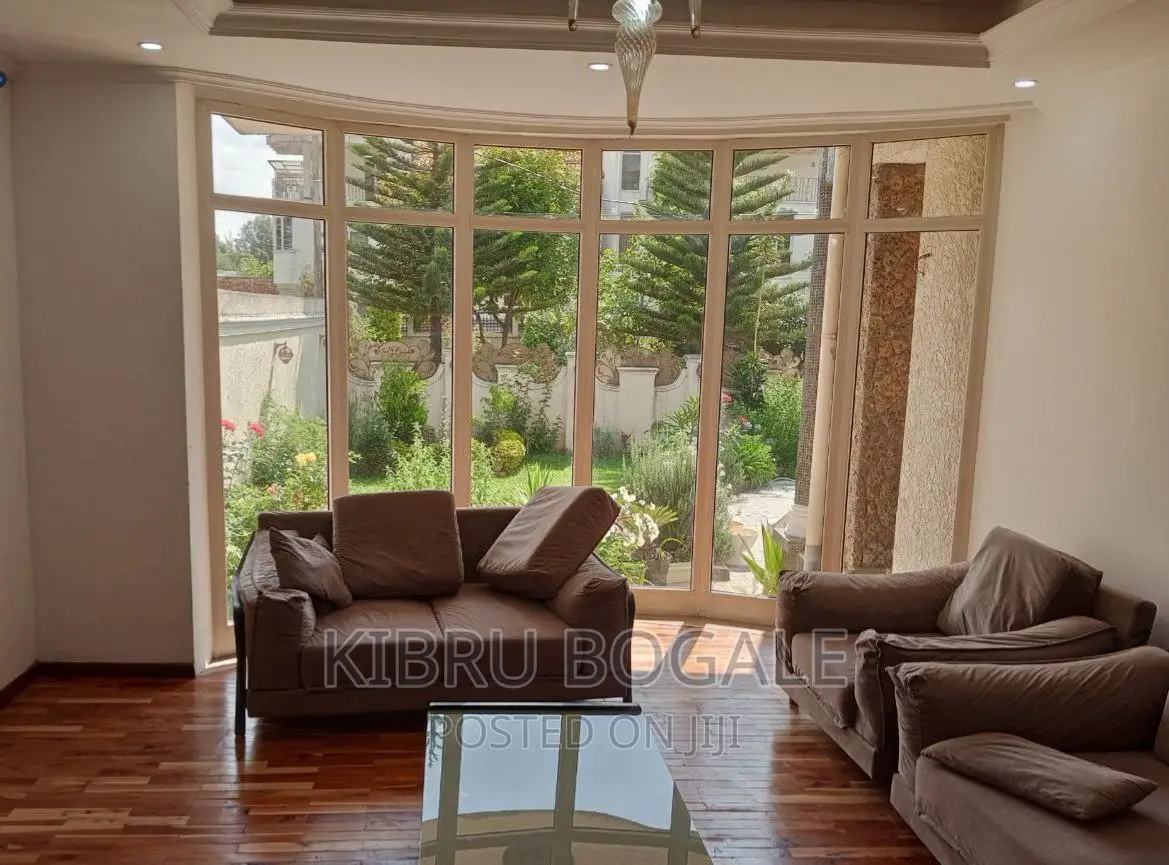 10bdrm House in Cmc, Bole for sale