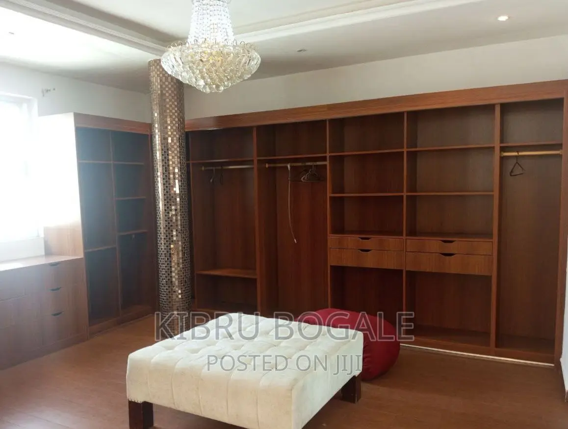 10bdrm House in Cmc, Bole for sale