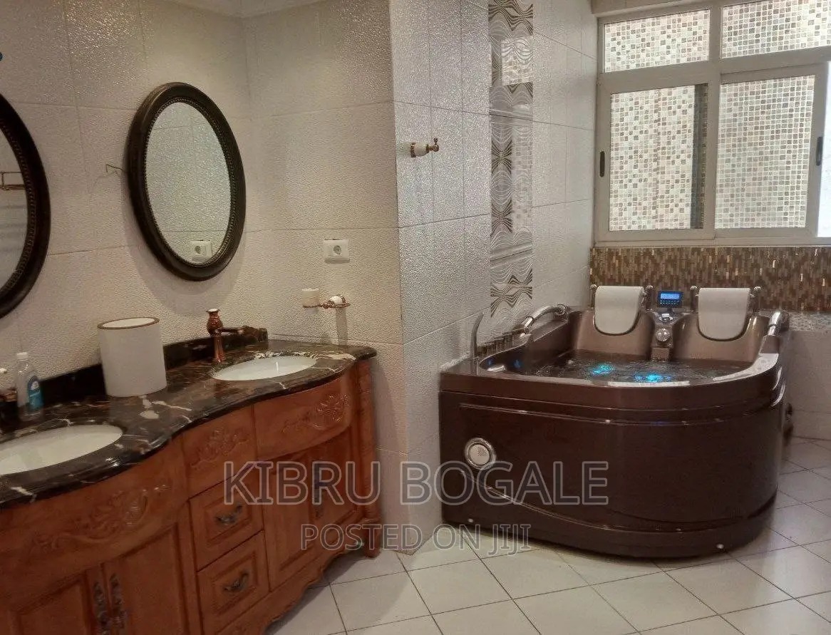 10bdrm House in Cmc, Bole for sale