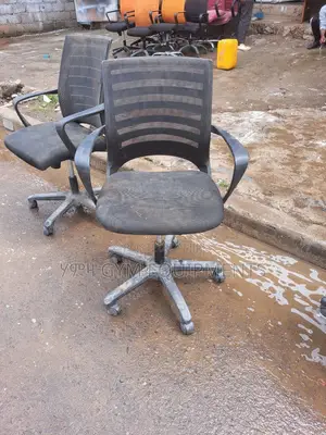 Office Chair ባለ ወንፊቱ ተሽከርካሪ የቢሮ ወንበር