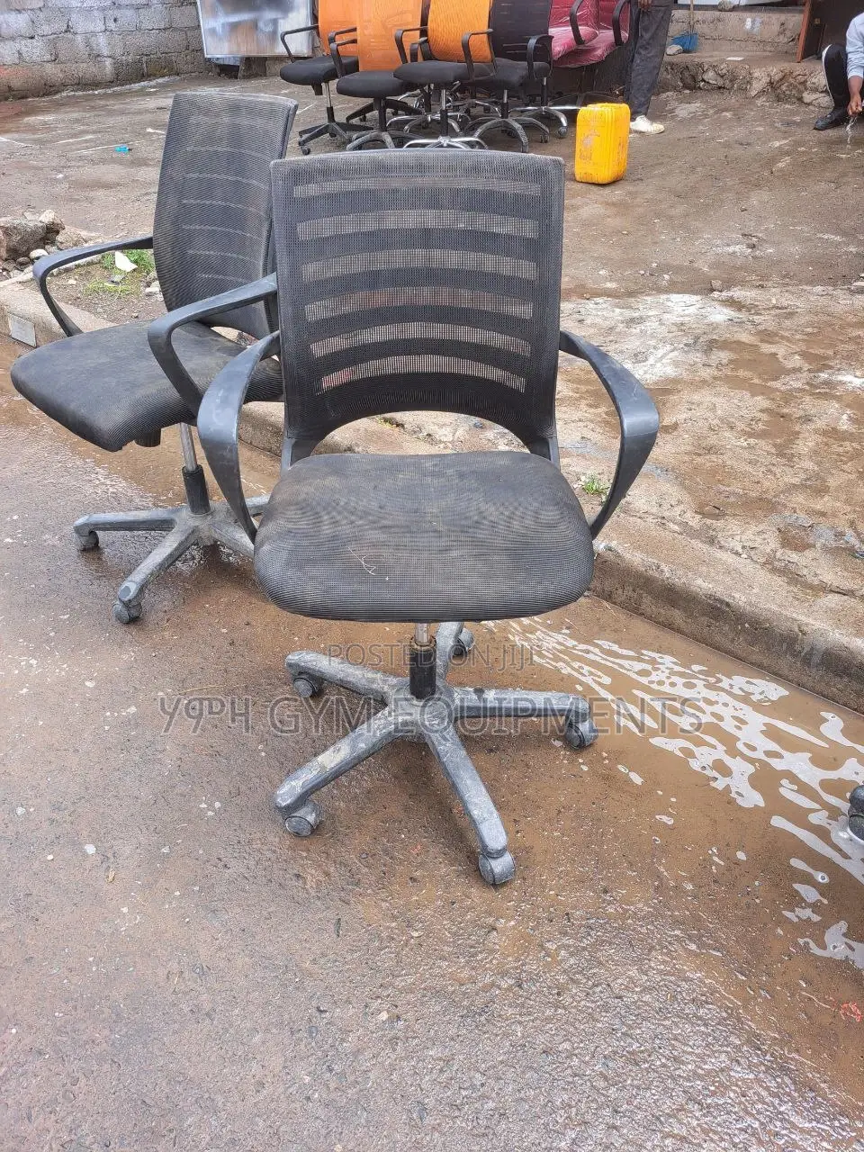Office Chair ባለ ወንፊቱ ተሽከርካሪ የቢሮ ወንበር