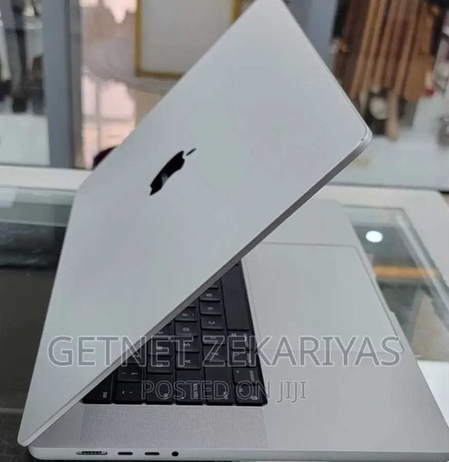 New Laptop Apple MacBook Pro M1 16GB Apple M1 Pro SSD 512GB
