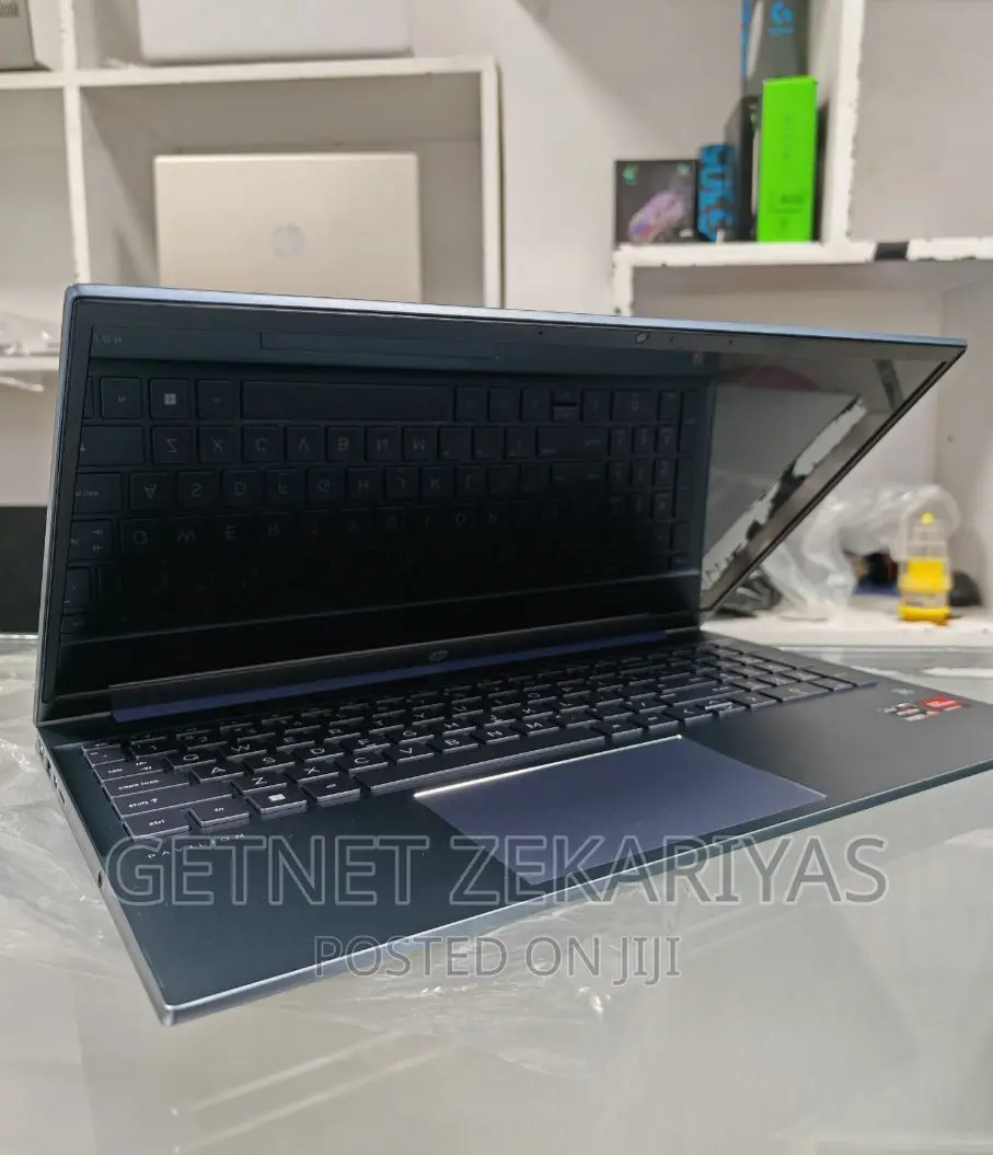 New Laptop HP Pavilion 15 8GB AMD Ryzen 5 SSD 512GB