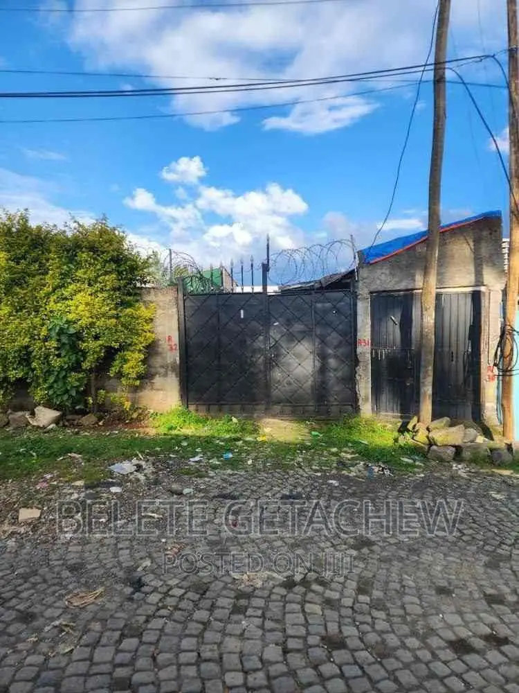 4bdrm House in Cmc Michael L-Shspe, Yeka for sale