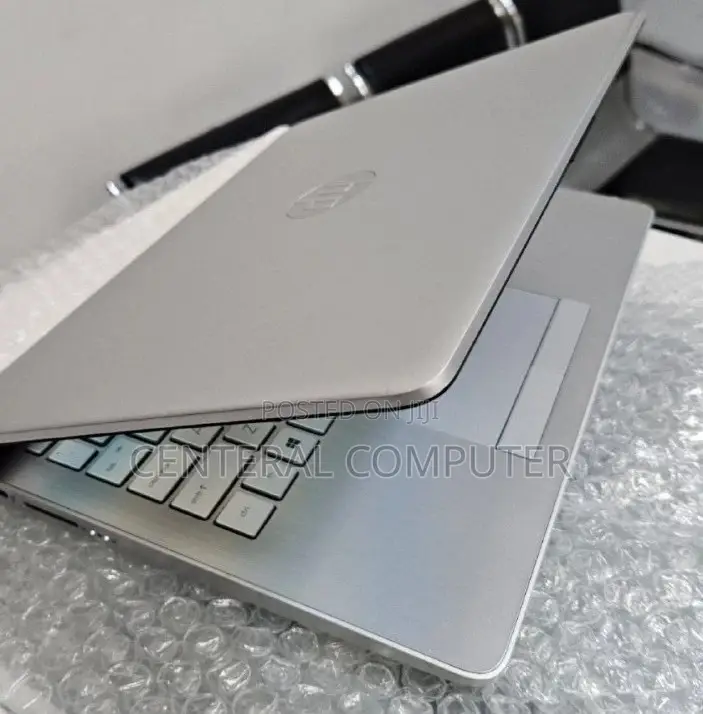 New Laptop HP Stream Notebook 8GB Intel Core I3 SSD 512GB