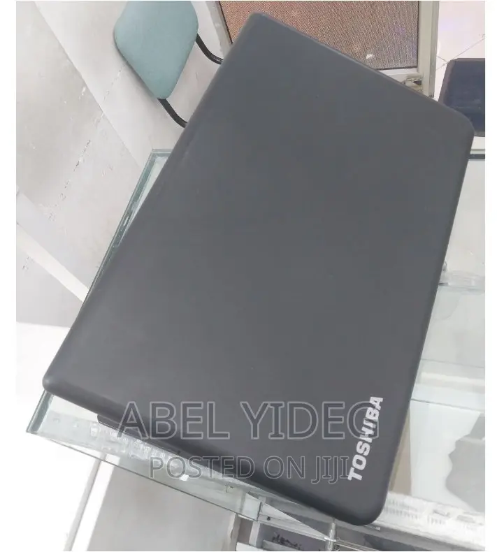 New Laptop Toshiba Satellite C850 4GB Intel Celeron HDD 320GB