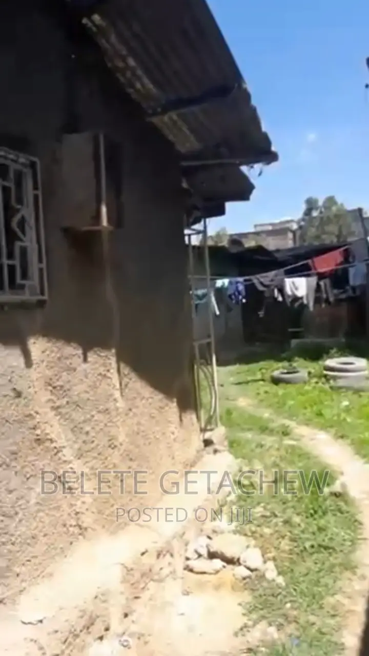 መሃል መገናኛ የሚሸጥ ቦታ ፡ 478ካ.ሜ