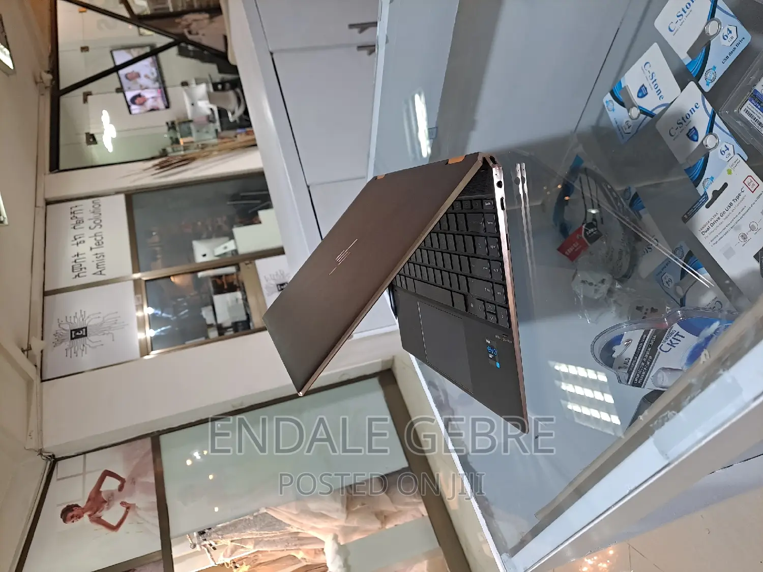 New Laptop HP Spectre 16GB Intel Core I7 SSD 1T