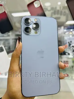 Photo - Apple iPhone 13 Pro Max 128 GB Blue