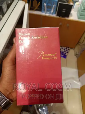 Photo - BACCARAT ROUGE 540 Red