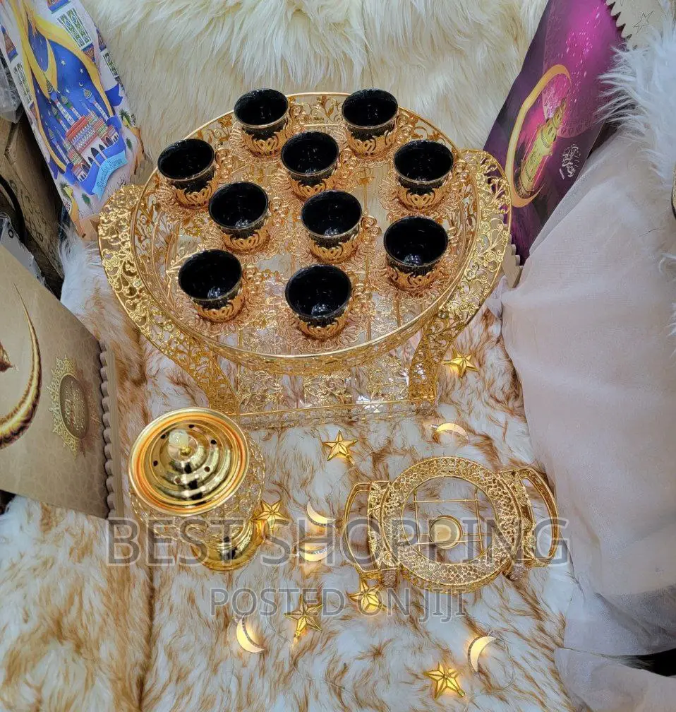 Luxurious ወርቃማ ረኮቦት