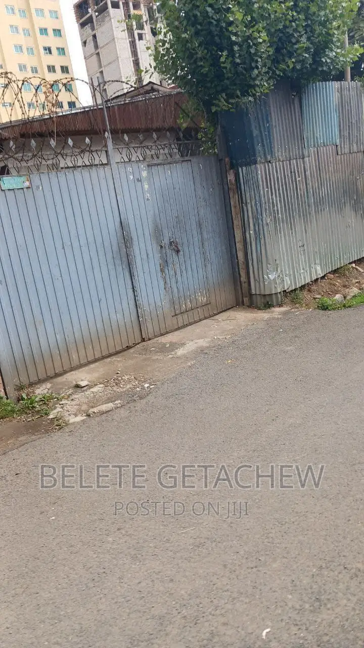 መገናኛ 22 መክሊት አካባቢ የሚሸጥ ቤት ፡ 500ካ.ሜ