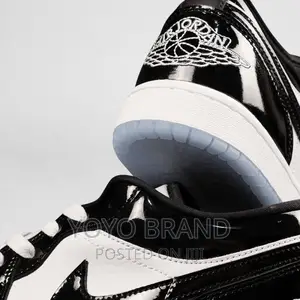 Air Jordan Low Concord