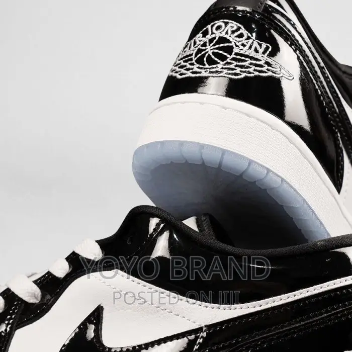 Air Jordan Low Concord