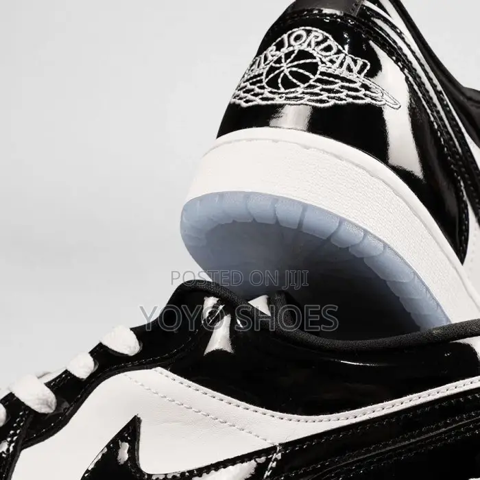 Air Jordan Low Concord