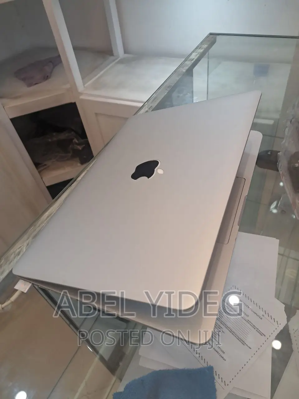 New Laptop Apple MacBook Pro 2015 8GB Intel Core I5 SSD 128GB