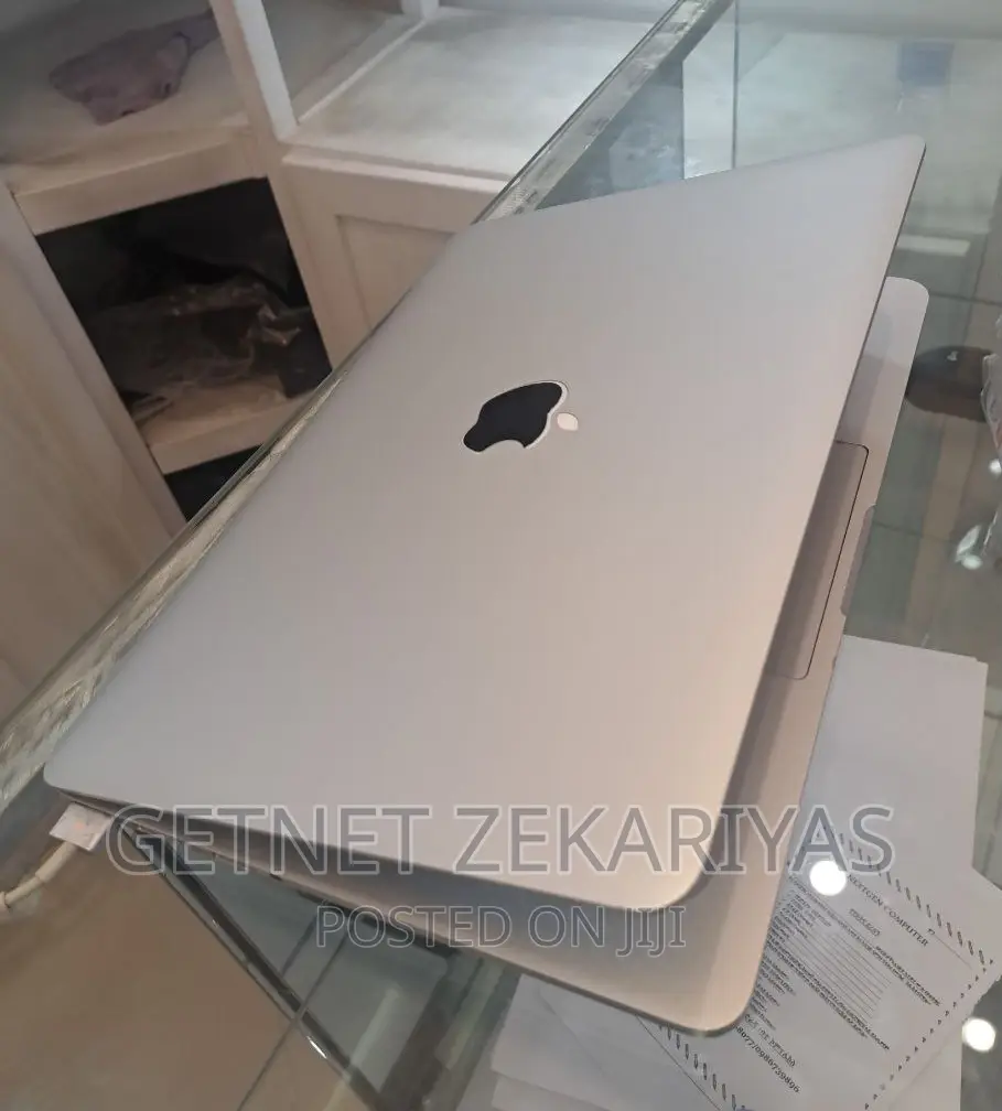 New Laptop Apple MacBook Pro 2015 8GB Intel Core i5 SSD 128GB