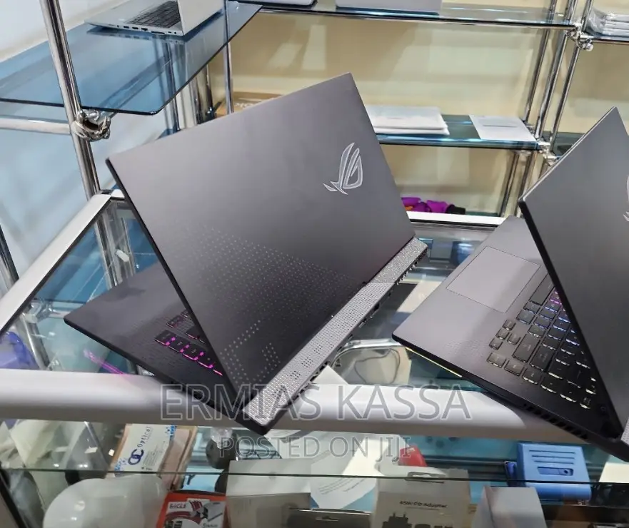 New Laptop Asus ROG Strix G15 16GB AMD Ryzen 7 SSD 1T